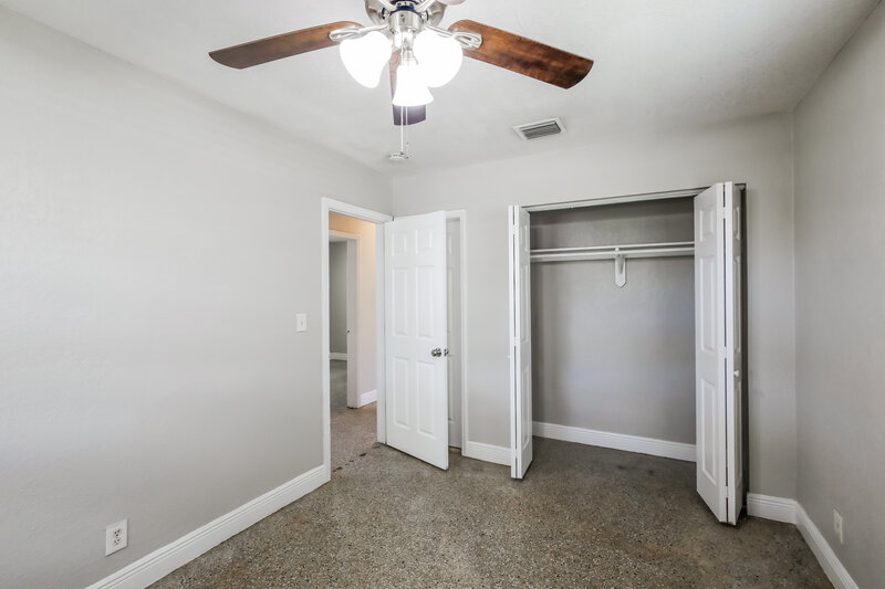 2,110/Mo, 2218 Farragut Street Hollywood, FL 33020 Main Bedroom View 2