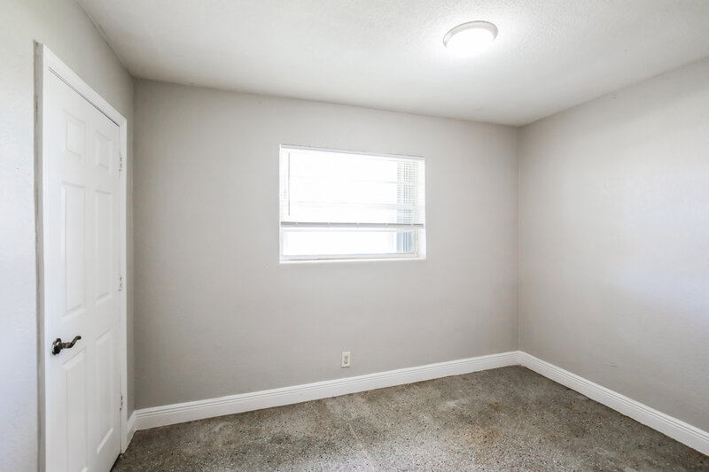 2,110/Mo, 2218 Farragut Street Hollywood, FL 33020 Bedroom View