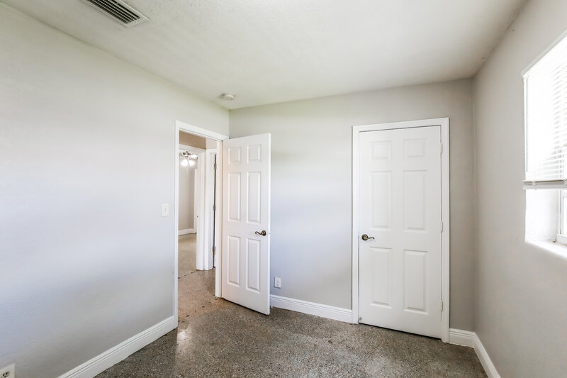 2,110/Mo, 2218 Farragut Street Hollywood, FL 33020 Bedroom View 2