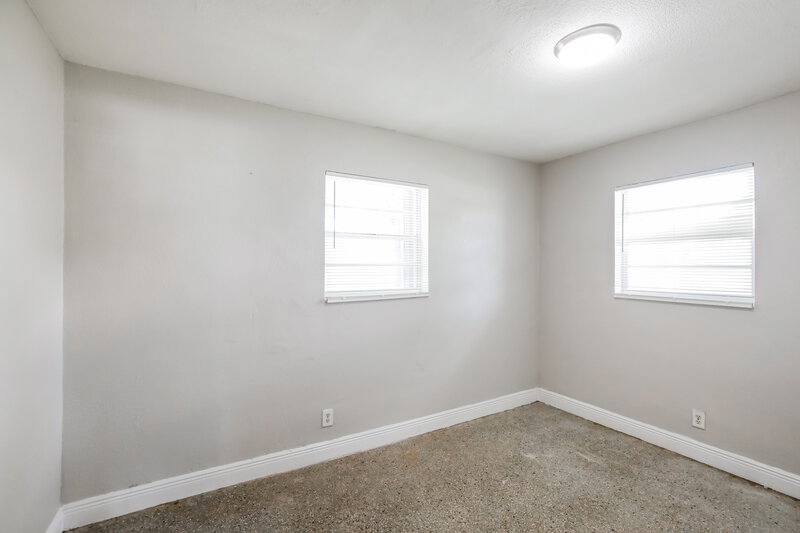 2,110/Mo, 2218 Farragut Street Hollywood, FL 33020 Bedroom View 3