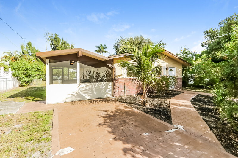 2,600/Mo, 201 Newcastle Street Boca Raton, FL 33487 Front View 2