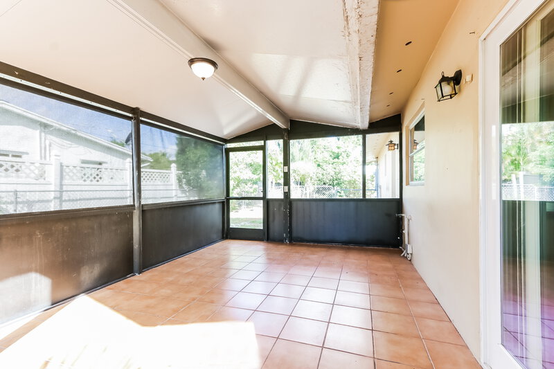 2,600/Mo, 201 Newcastle Street Boca Raton, FL 33487 Sun Room View 2