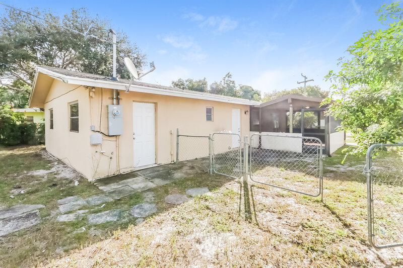 2,600/Mo, 201 Newcastle Street Boca Raton, FL 33487 Rear View