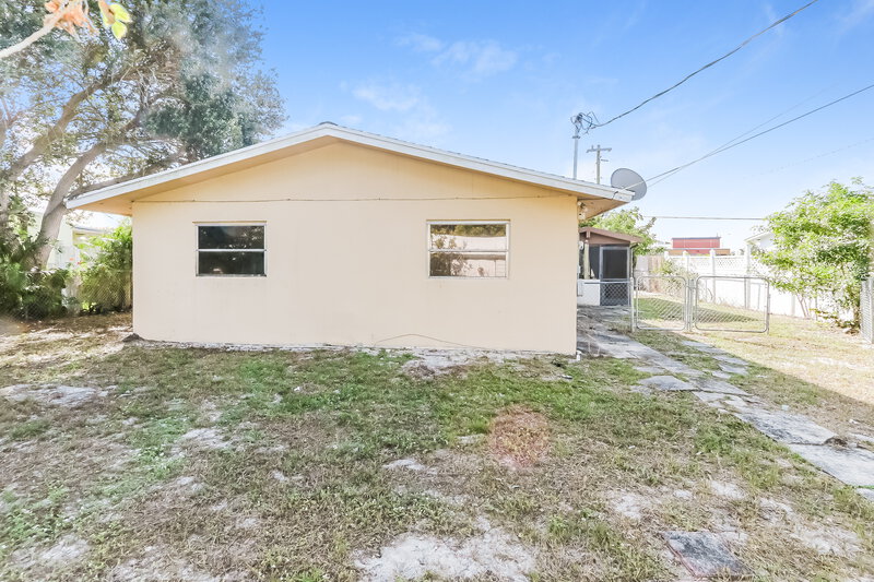 2,600/Mo, 201 Newcastle Street Boca Raton, FL 33487 Rear View 2