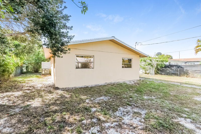 2,600/Mo, 201 Newcastle Street Boca Raton, FL 33487 Rear View 3