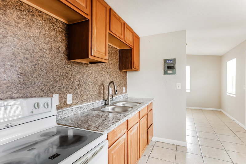 2,435/Mo, 1564 Nw 3 Way Pompano Beach, FL 33060 Kitchen View