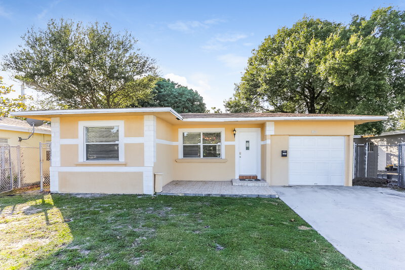 2,165/Mo, 1505 N Andrews Ave Fort Lauderdale, FL 33311 Front View