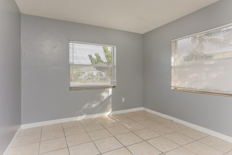 2,165/Mo, 1505 N Andrews Ave Fort Lauderdale, FL 33311 Main Bedroom View