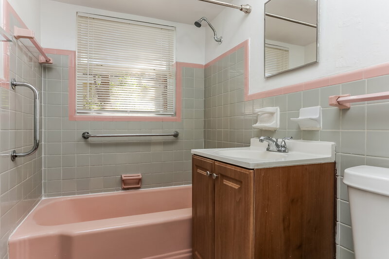2,165/Mo, 1505 N Andrews Ave Fort Lauderdale, FL 33311 Bathroom View