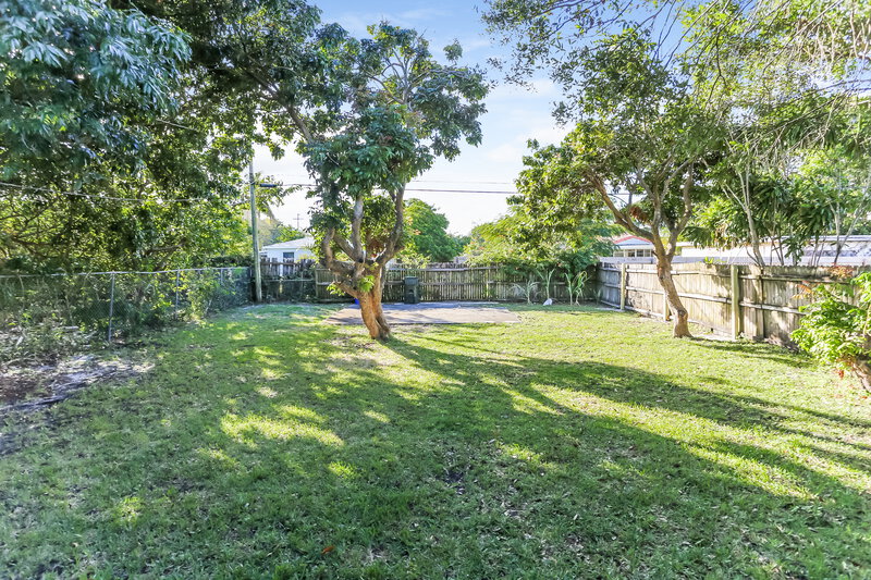 2,165/Mo, 1505 N Andrews Ave Fort Lauderdale, FL 33311 Rear View