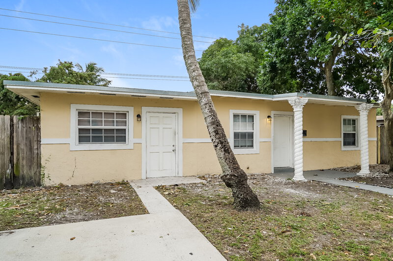 4,600/Mo, 16461 Nw 19 Av Miami Gardens, FL 33054 Front View