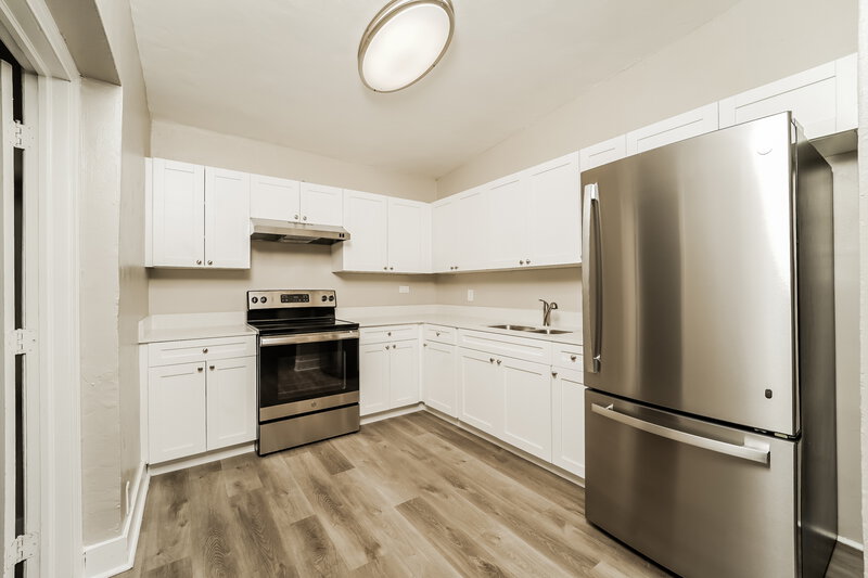 4,600/Mo, 16461 Nw 19 Av Miami Gardens, FL 33054 Kitchen View