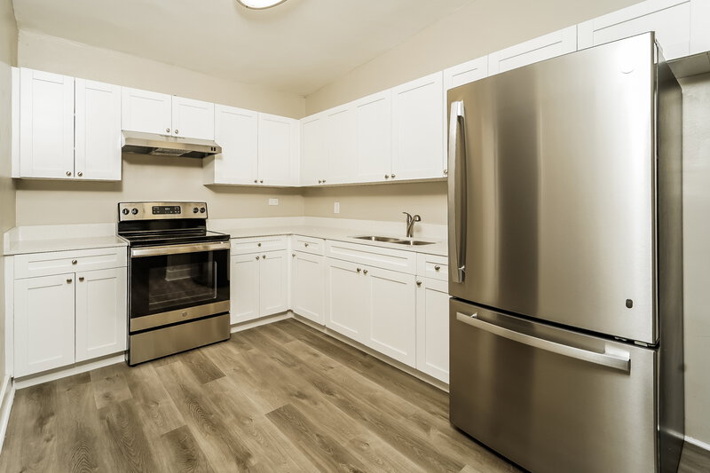 4,600/Mo, 16461 Nw 19 Av Miami Gardens, FL 33054 Kitchen View 2