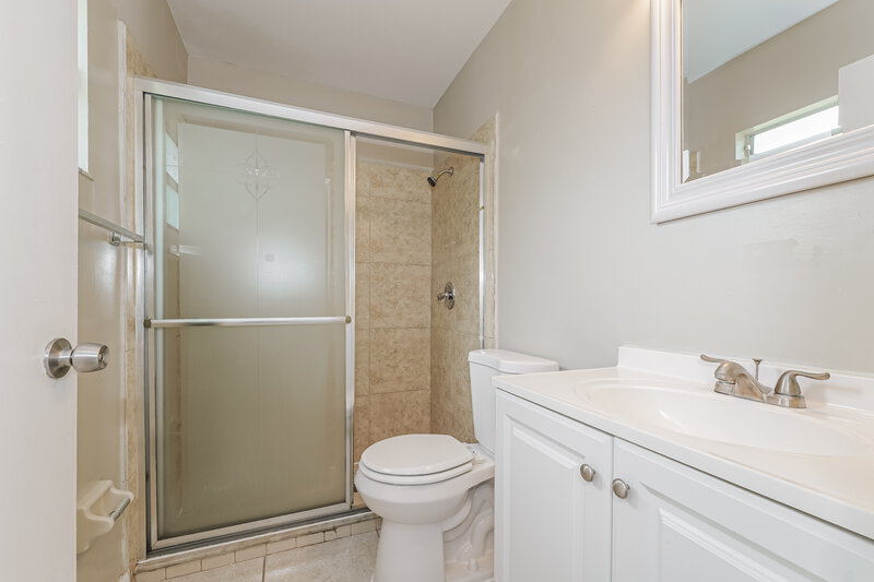 2,095/Mo, 4673 SW Monaco Street Port Saint Lucie, FL 34953 Main Bathroom View