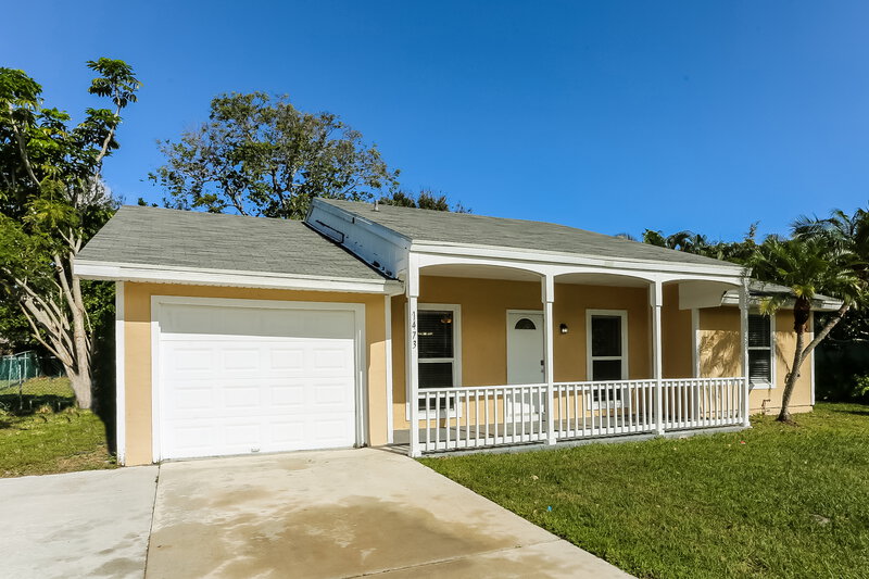 2,240/Mo, 1473 SE Vesthaven Circle Port Saint Lucie, FL 34952 External View