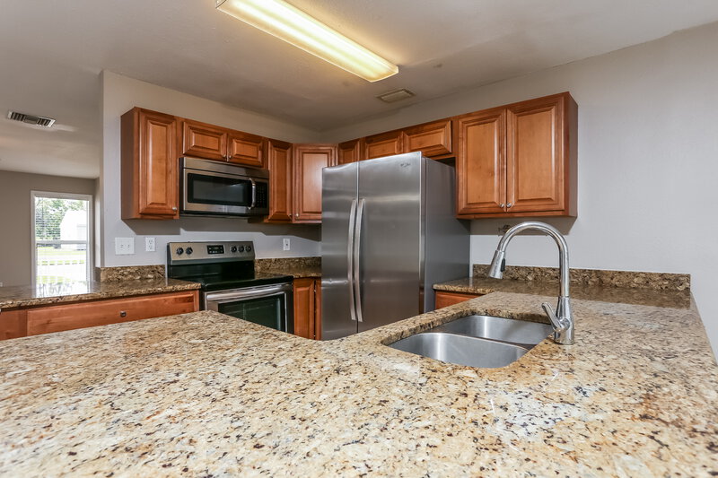 2,240/Mo, 1473 SE Vesthaven Circle Port Saint Lucie, FL 34952 Kitchen View