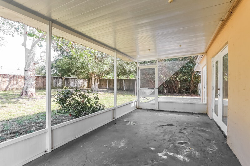 2,240/Mo, 1473 SE Vesthaven Circle Port Saint Lucie, FL 34952 Sun Room View