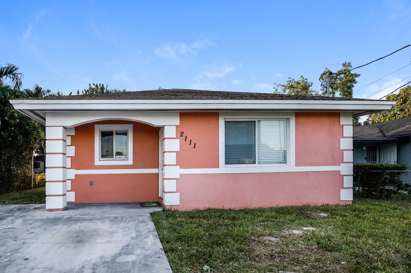 2,816/Mo, 2111 Nw 151 St Miami Gardens, FL 33054 External View