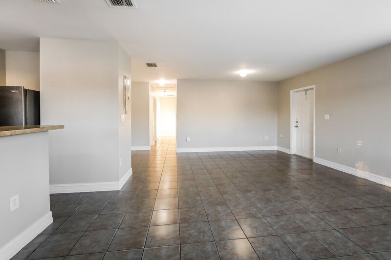 2,816/Mo, 2111 Nw 151 St Miami Gardens, FL 33054 Living Room View