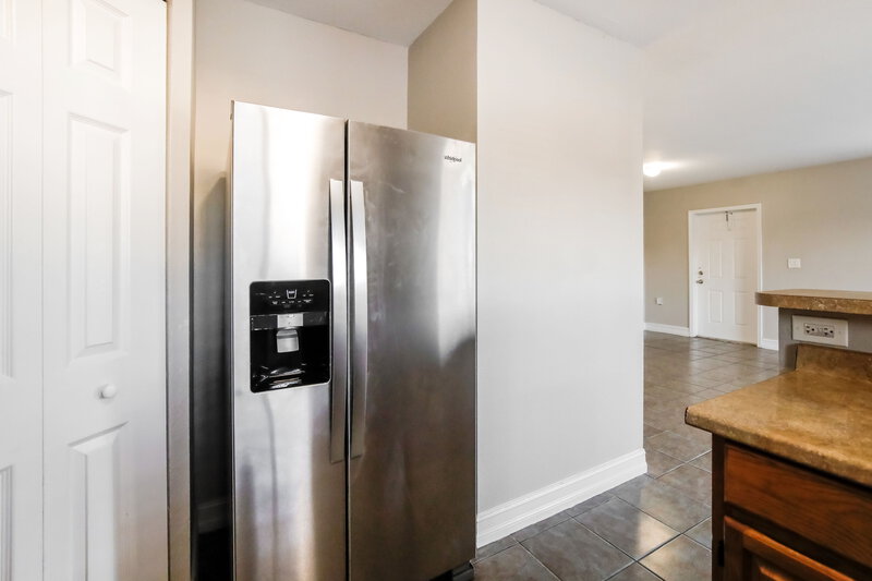 2,816/Mo, 2111 Nw 151 St Miami Gardens, FL 33054 Kitchen View 2