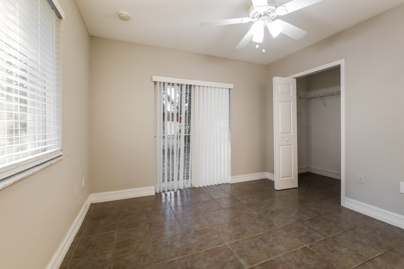 2,816/Mo, 2111 Nw 151 St Miami Gardens, FL 33054 Main Bedroom View