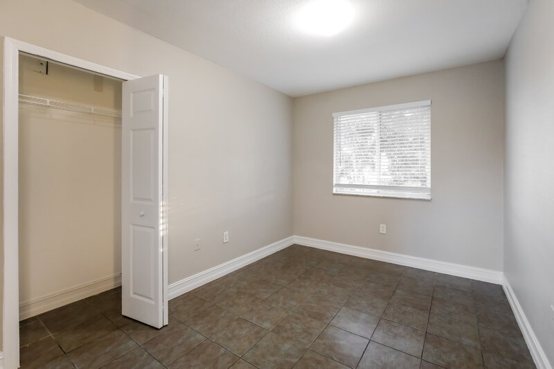 2,816/Mo, 2111 Nw 151 St Miami Gardens, FL 33054 Bedroom View 5