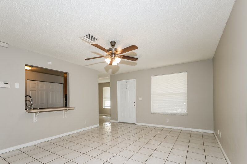 2,460/Mo, 1606 W 23rd Street Riviera Beach, FL 33404 Living Room View 2