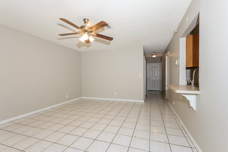 2,460/Mo, 1606 W 23rd Street Riviera Beach, FL 33404 Living Room View 3