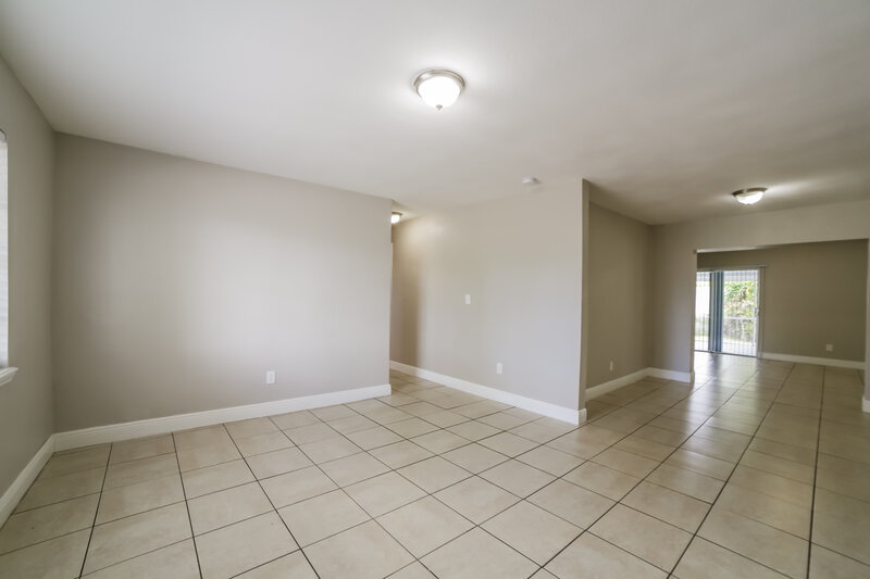 3,570/Mo, 13620 Monroe Street Miami, FL 33176 Foyer View