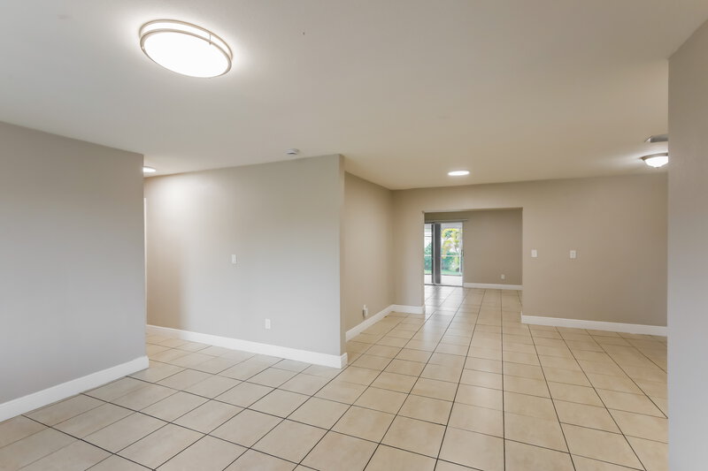 3,030/Mo, 13620 Monroe Street Miami, FL 33176 Misc View 2