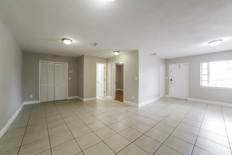 3,570/Mo, 13620 Monroe Street Miami, FL 33176 Living Room View
