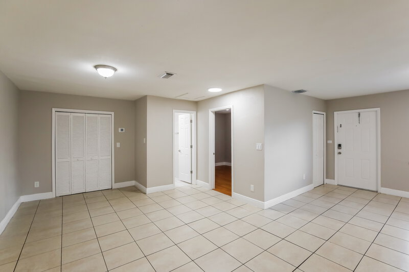 3,030/Mo, 13620 Monroe Street Miami, FL 33176 Misc View 3