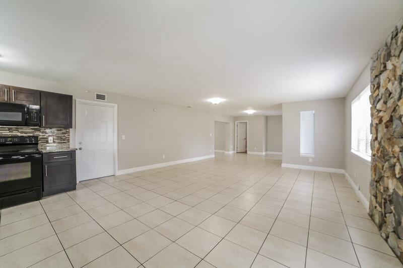 3,570/Mo, 13620 Monroe Street Miami, FL 33176 Dining Room View