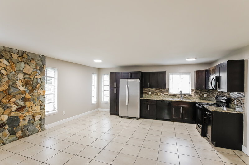 3,030/Mo, 13620 Monroe Street Miami, FL 33176 Misc View 4