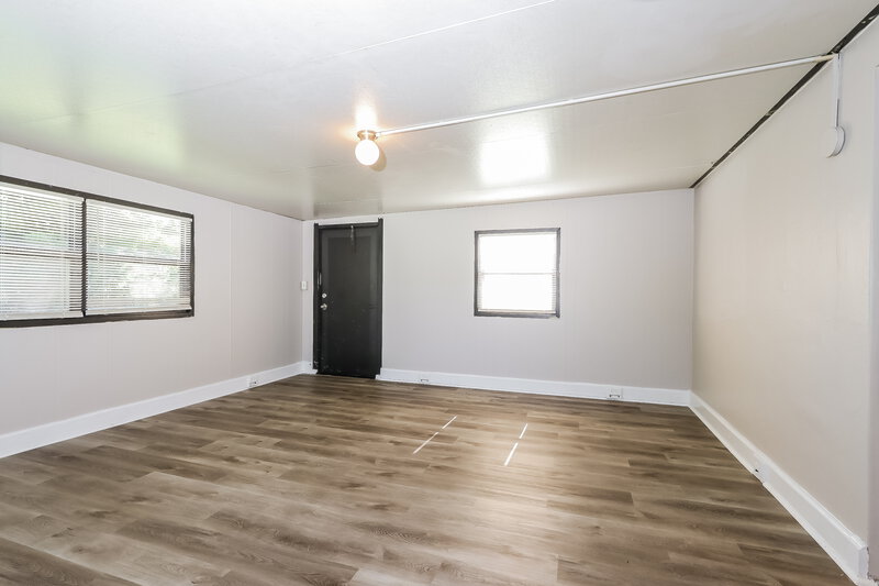 2,560/Mo, 207 SW 9th St Delray Beach, FL 33444 Family Room View
