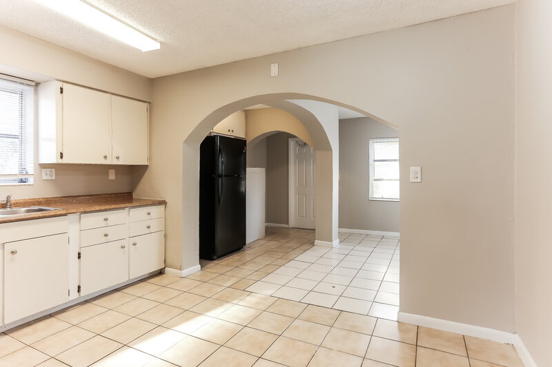 3,870/Mo, 610 NW 2 Avenue Deerfield Beach, FL 33441 Kitchen View 2