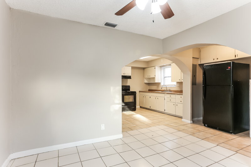 3,870/Mo, 610 NW 2 Avenue Deerfield Beach, FL 33441 Family Room View 2