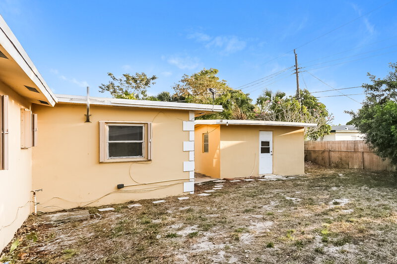3,870/Mo, 610 NW 2 Avenue Deerfield Beach, FL 33441 Rear View