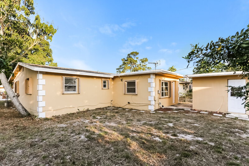 3,870/Mo, 610 NW 2 Avenue Deerfield Beach, FL 33441 Rear View 2