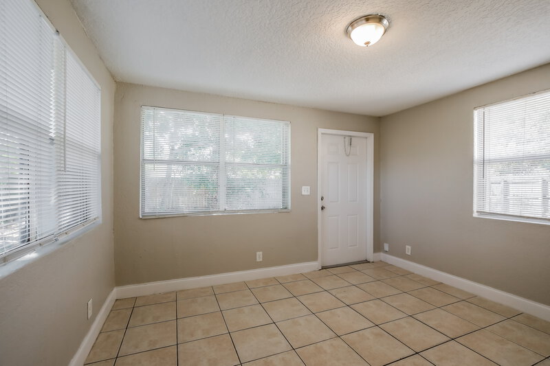 2,480/Mo, 1607 NW 16th Street Fort Lauderdale, FL 33311 Main Bedroom View 3