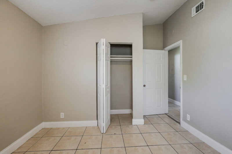 2,480/Mo, 1607 NW 16th Street Fort Lauderdale, FL 33311 Bedroom View 2