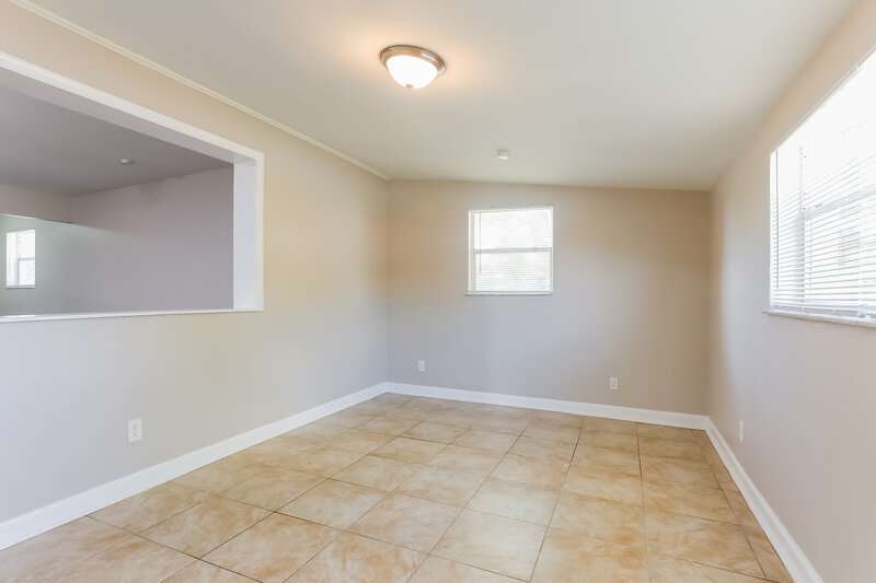 3,340/Mo, 2960 NW 20th Street Fort Lauderdale, FL 33311 Sitting Room View