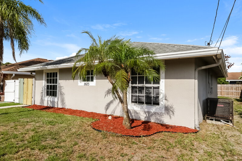 2,450/Mo, 2623 Alexander Avenue West Palm Beach, FL 33417 Front View