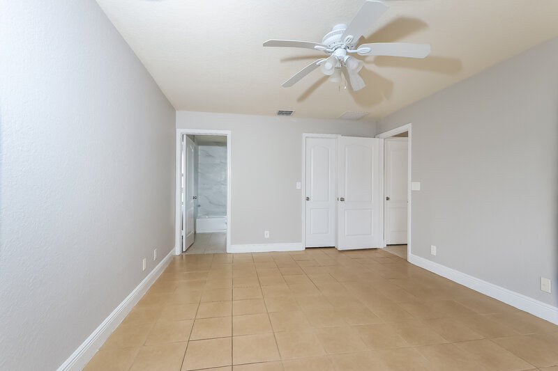 2,450/Mo, 2623 Alexander Avenue West Palm Beach, FL 33417 Main Bedroom View