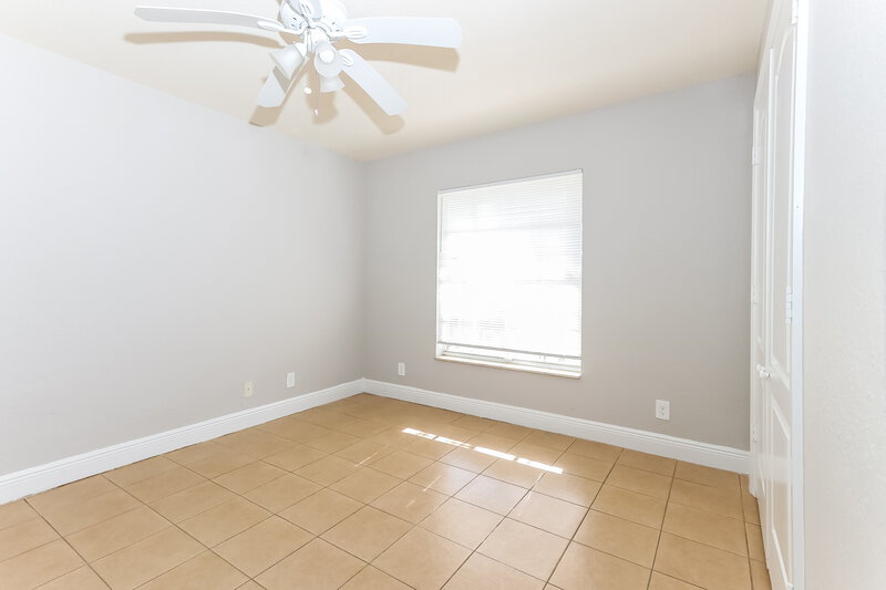 2,450/Mo, 2623 Alexander Avenue West Palm Beach, FL 33417 Main Bedroom View 2