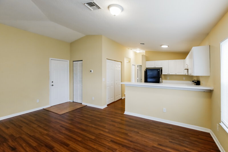 2,805/Mo, 2320 Douglas Street Hollywood, FL 33020 Living Room View