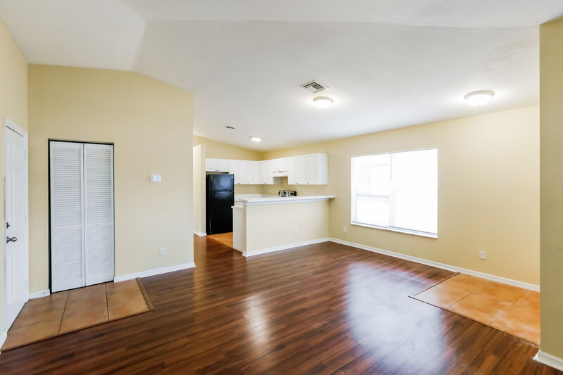 2,805/Mo, 2320 Douglas Street Hollywood, FL 33020 Living Room View 4