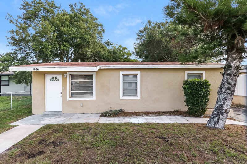 2,005/Mo, 1036 W 32nd Street Riviera Beach, FL 33404 External View