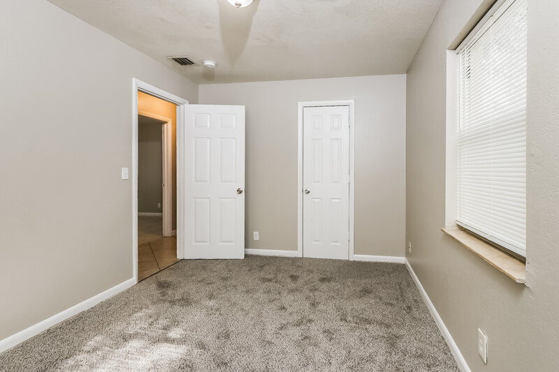 2,005/Mo, 1036 W 32nd Street Riviera Beach, FL 33404 Main Bedroom View 2