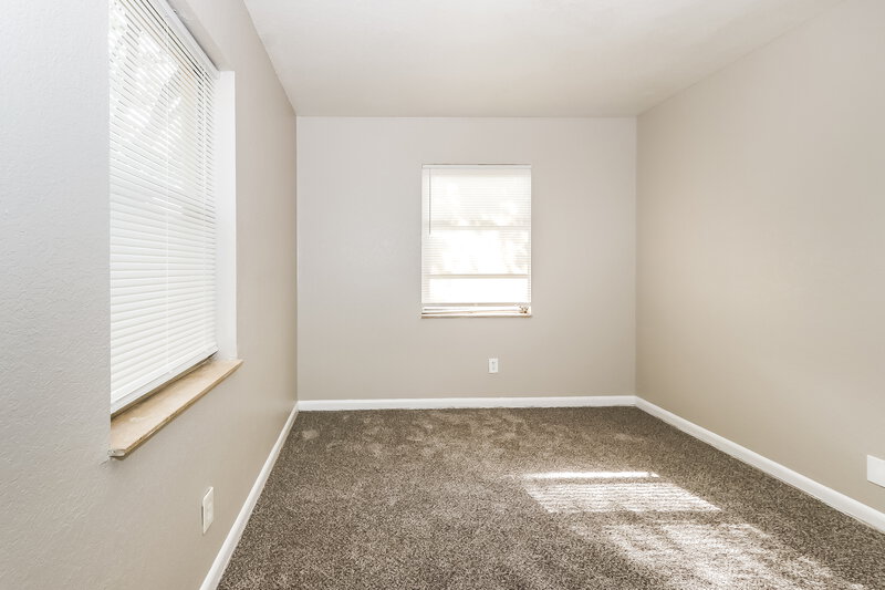 2,005/Mo, 1036 W 32nd Street Riviera Beach, FL 33404 Bedroom View